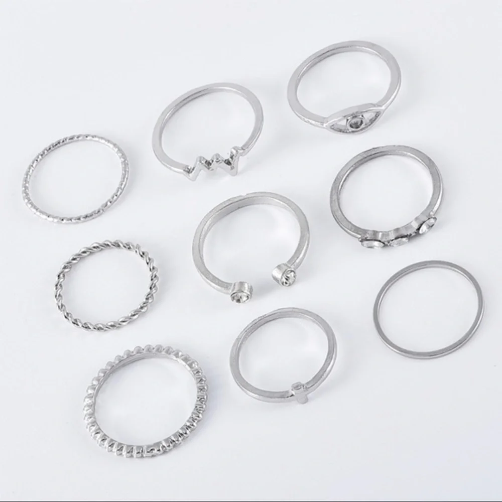3/$30 🤍 Dainty Ring Set